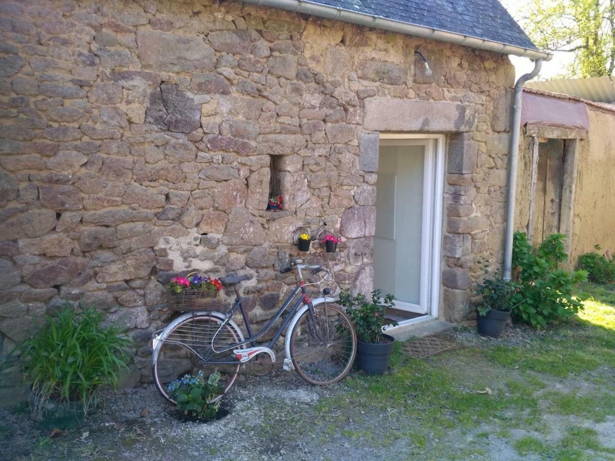 Gite Le Valet, T2 Classe 3 Etoiles, Entre Rennes Et Saint-Malo La Chapelle-aux-Filtzmeens Exterior photo